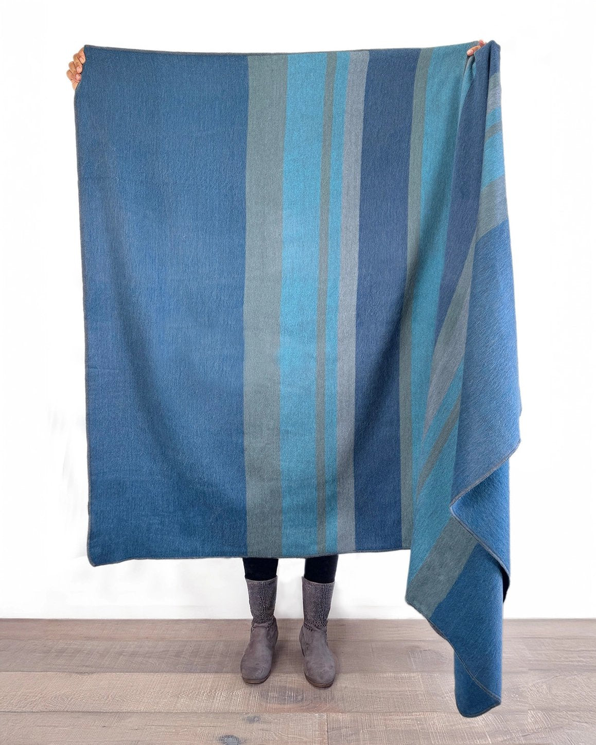 Alpaca Blend Geometric Throw Blanket - Tide Water
