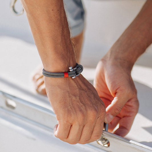 Nylon Cord ‘Alchor’ Men’s Bracelet – Grey/Red/Silver