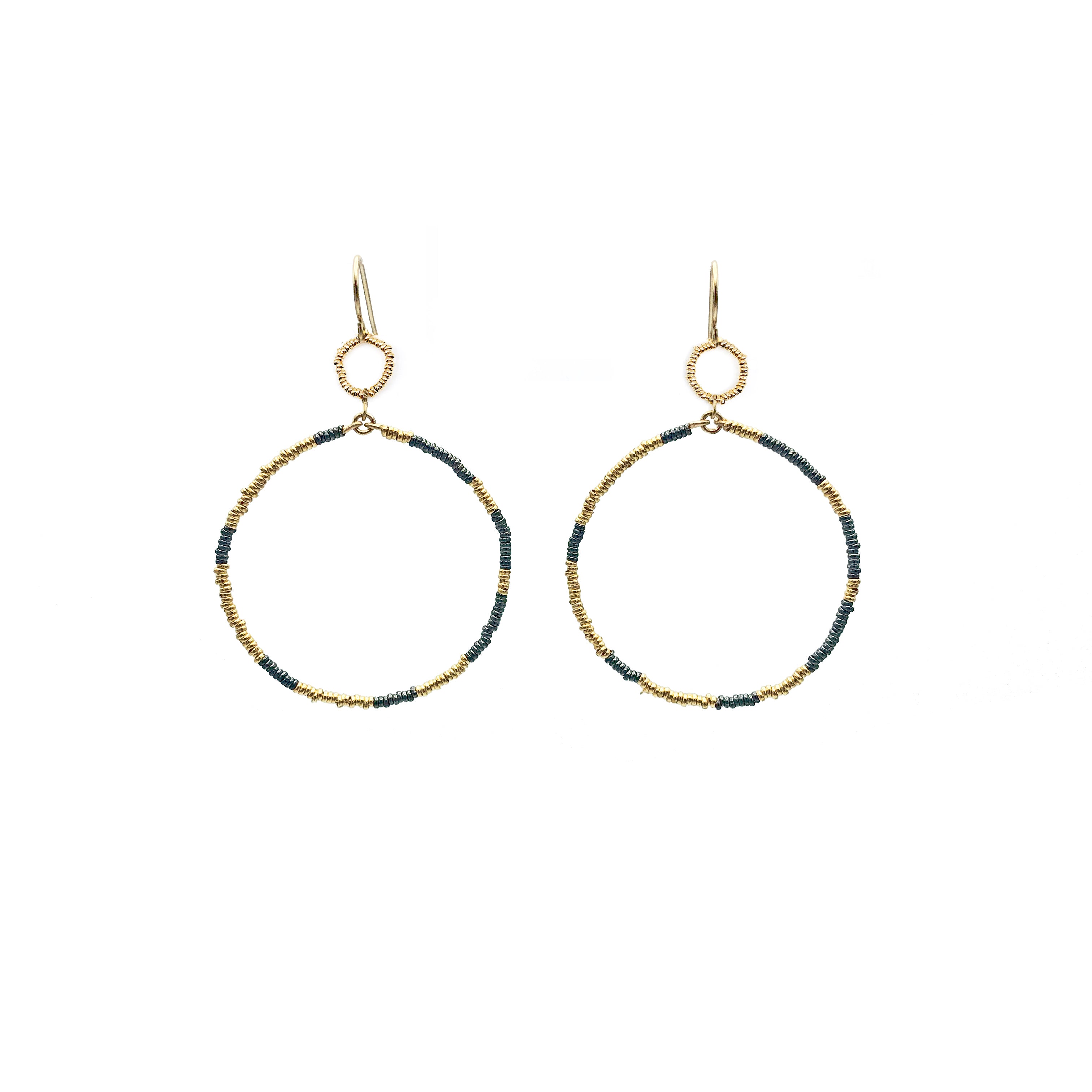ピアス [BLACKMUSE] Gold twist link hoops Earrings Black + Gold Chain Link Hoop Earrings – Maker + Muse