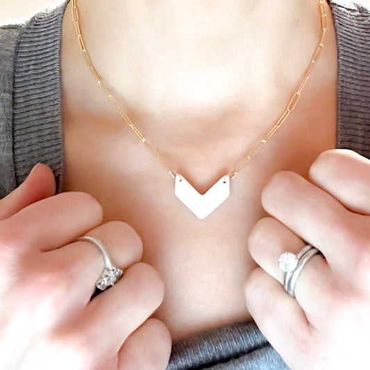Porcelain Chevron Pendant Necklace - White