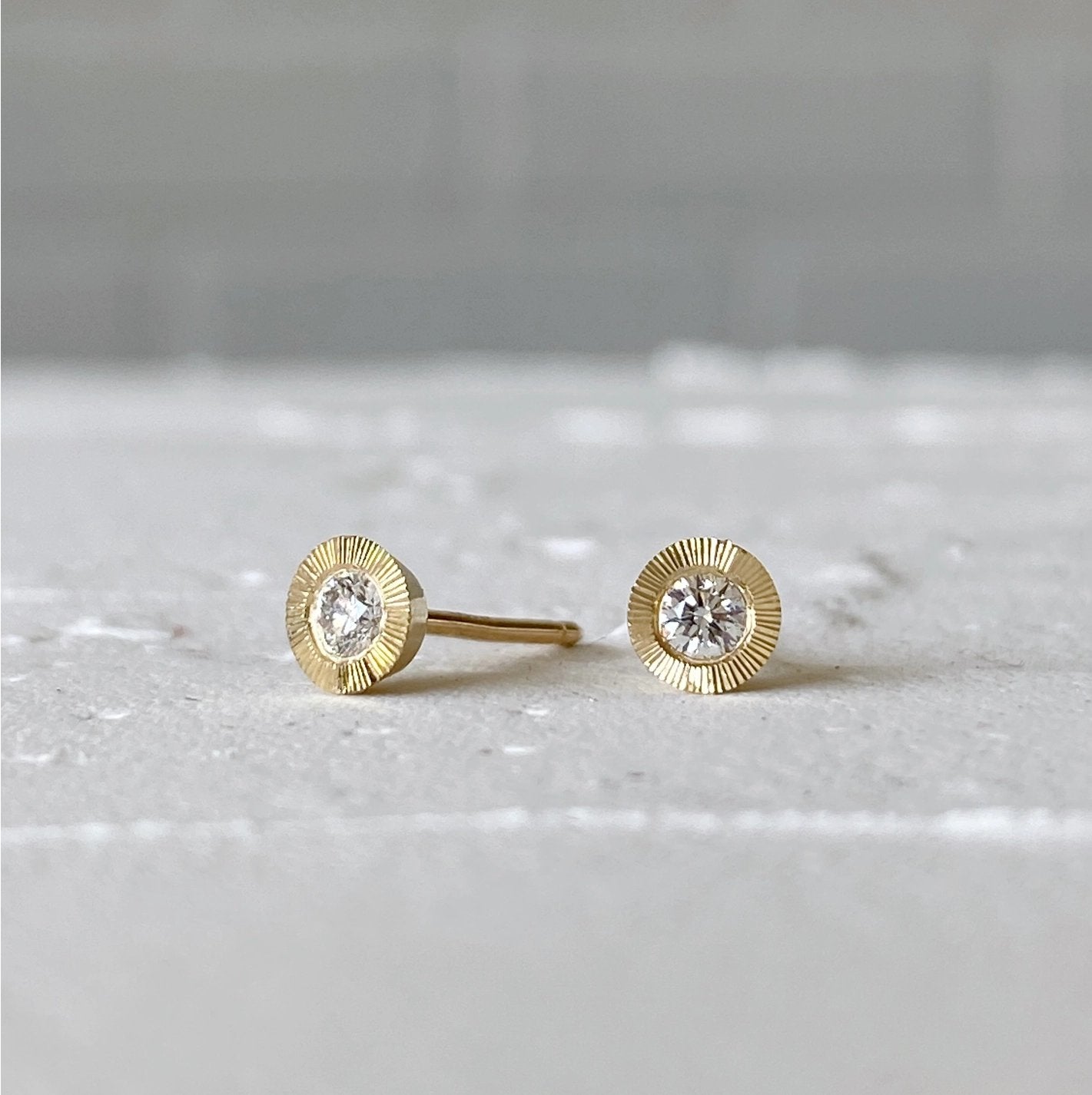 14k Gold + Diamond ‘Medium Aurora’ Stud Earrings