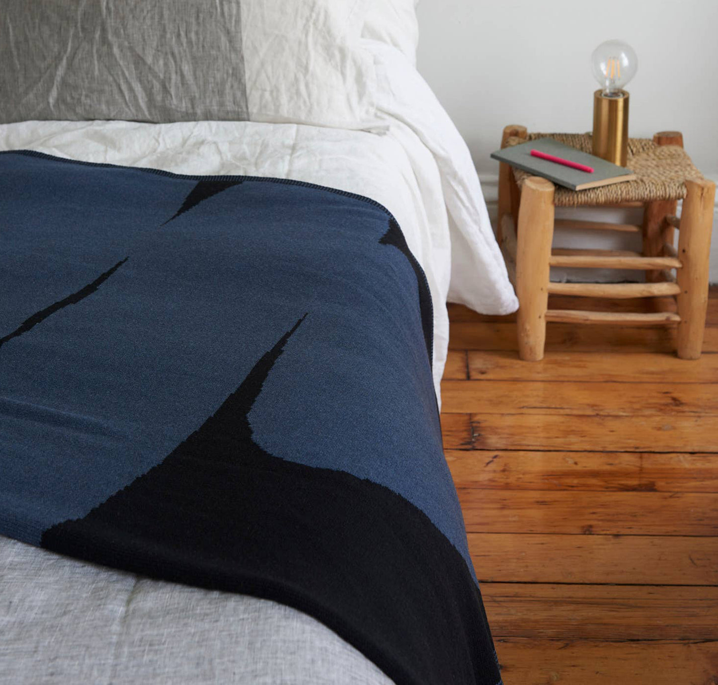 Ebb + Flow Cotton Reversible Blanket – Balance