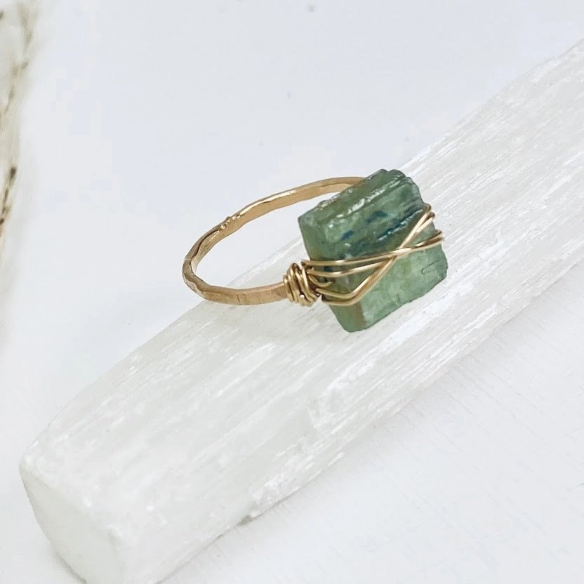 Green Kyanite ‘Criss-Cross’ Ring