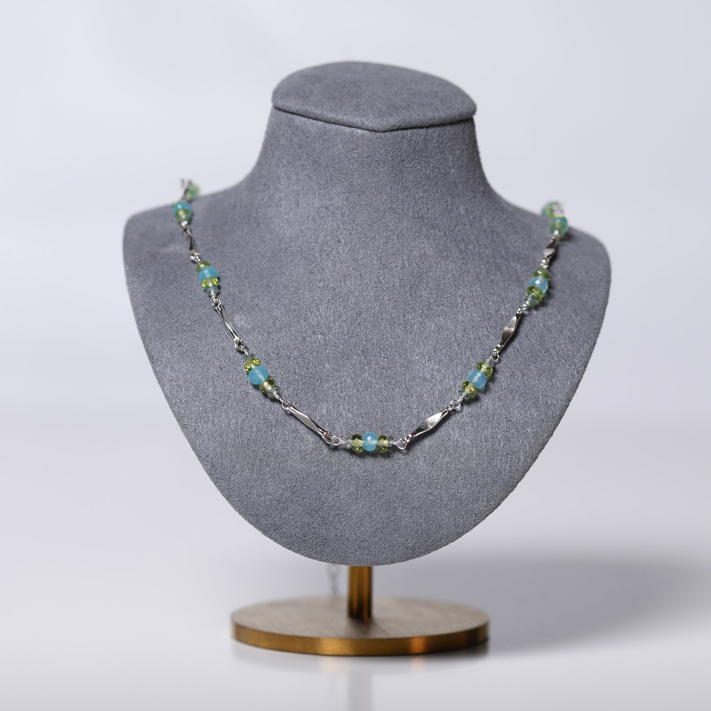 Chalcedony + Peridot Bone Chain Necklace - Sterling Silver