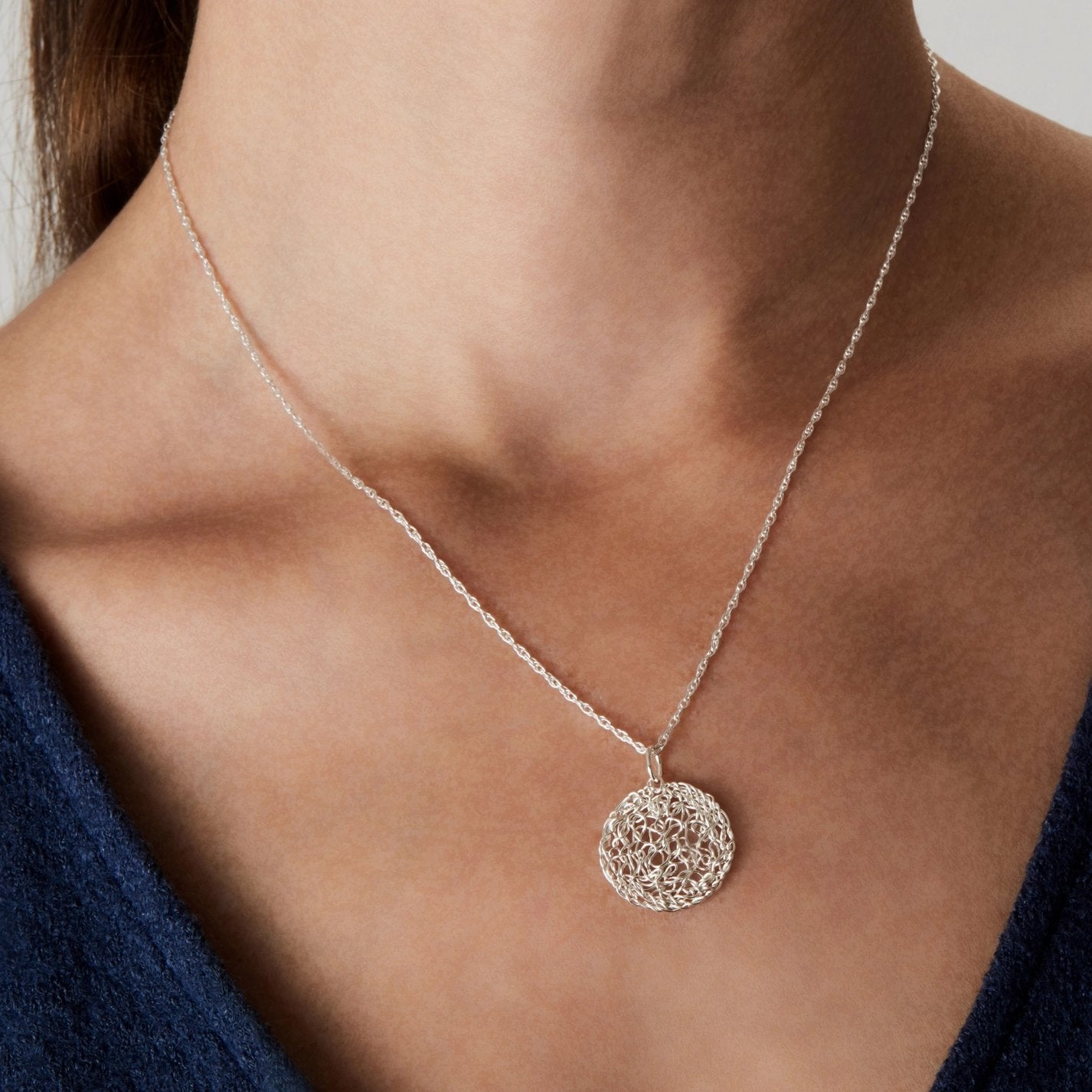 Sterling Silver Wire Circle Pendant Necklace
