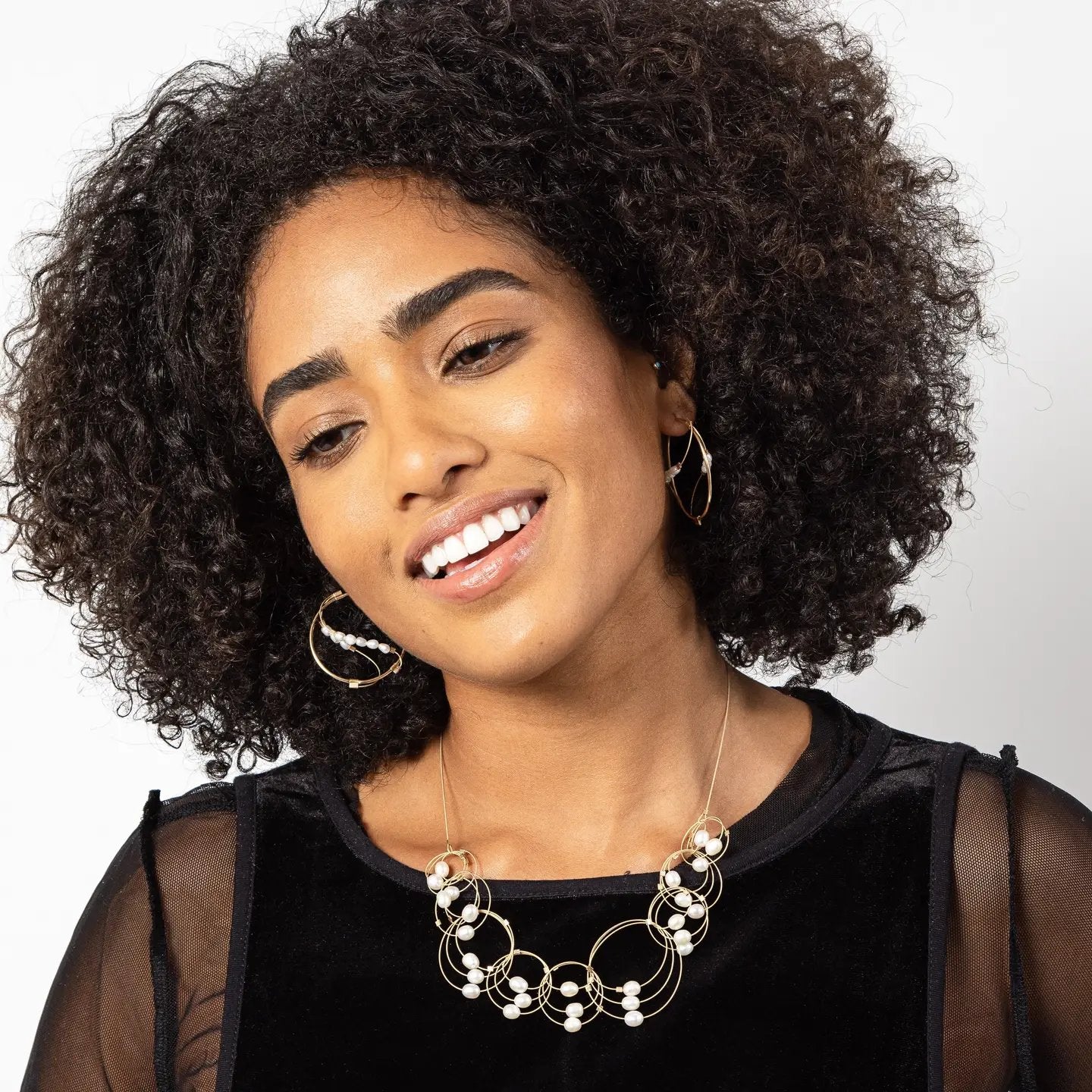 3-D Woven Cable ‘Vertigo’ Statement Necklace – Pearl/Gold