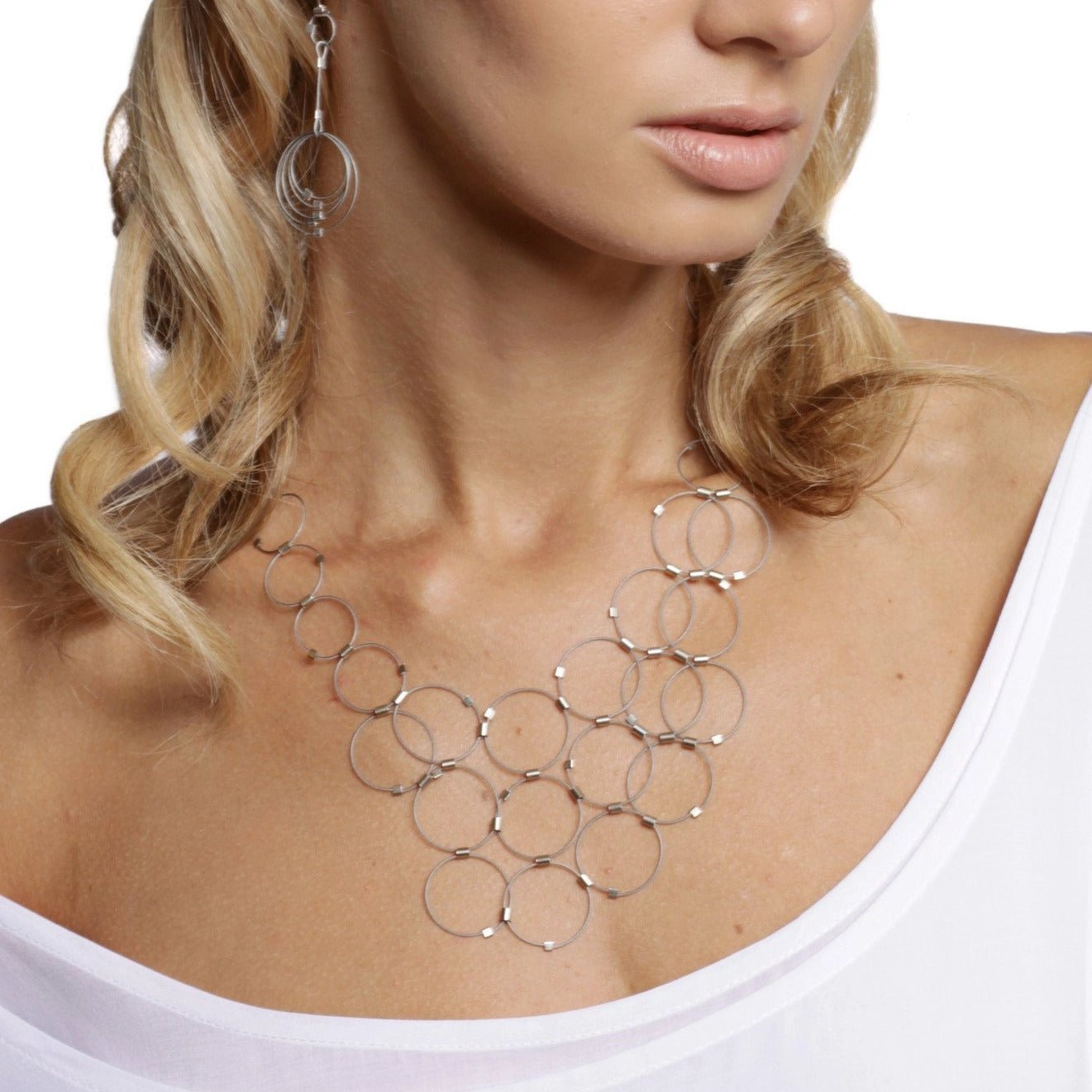 3-D Woven Cable ‘Venn’ Statement Necklace – Silver/Silver