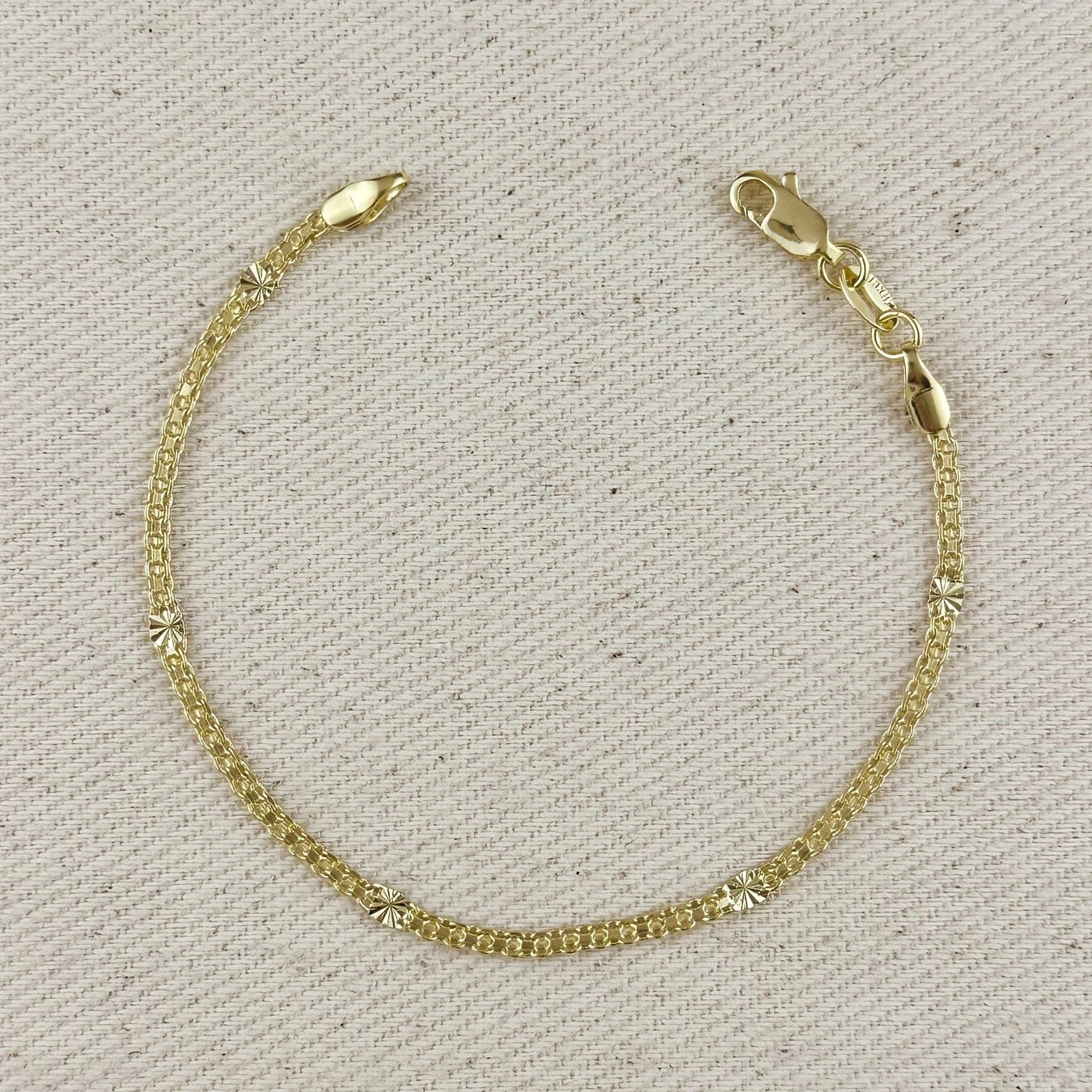 Mesh Chain with Diamond Cut Pressed Detail Bracelet - Gold Fill