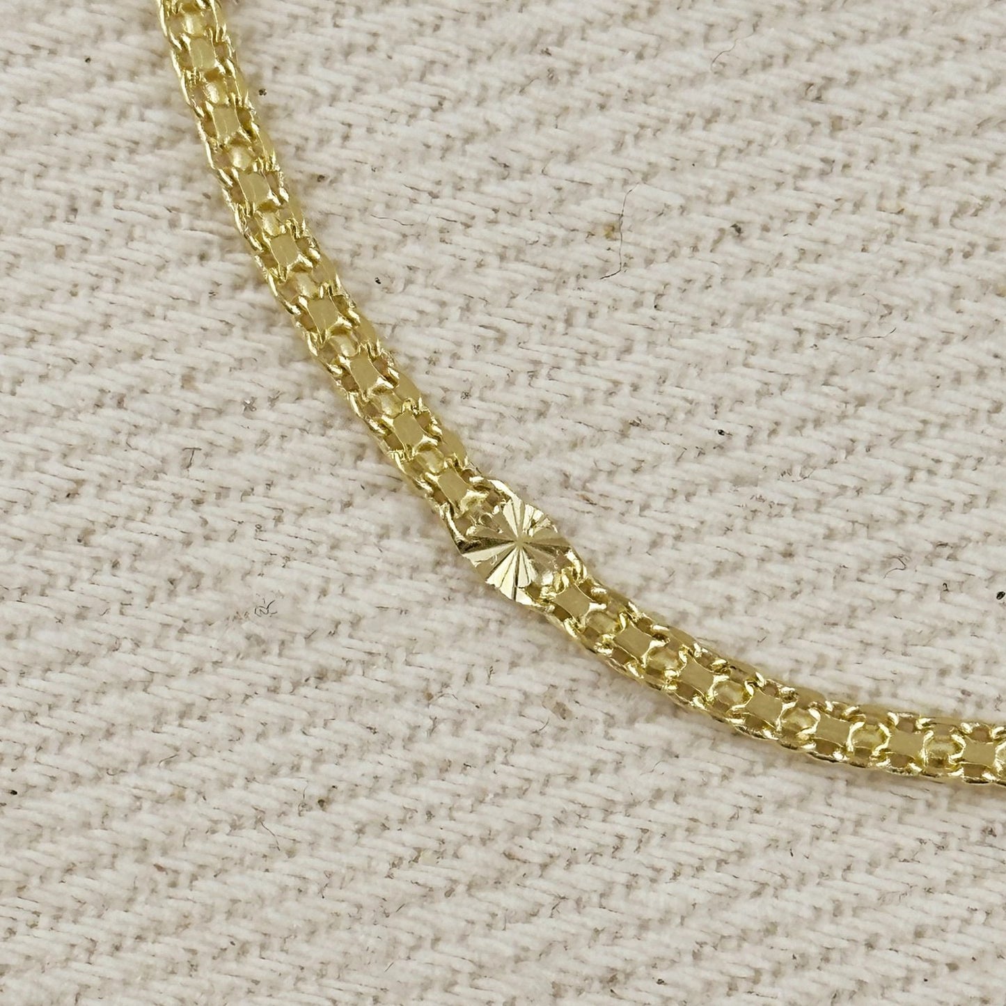 Mesh Chain with Diamond Cut Pressed Detail Bracelet - Gold Fill