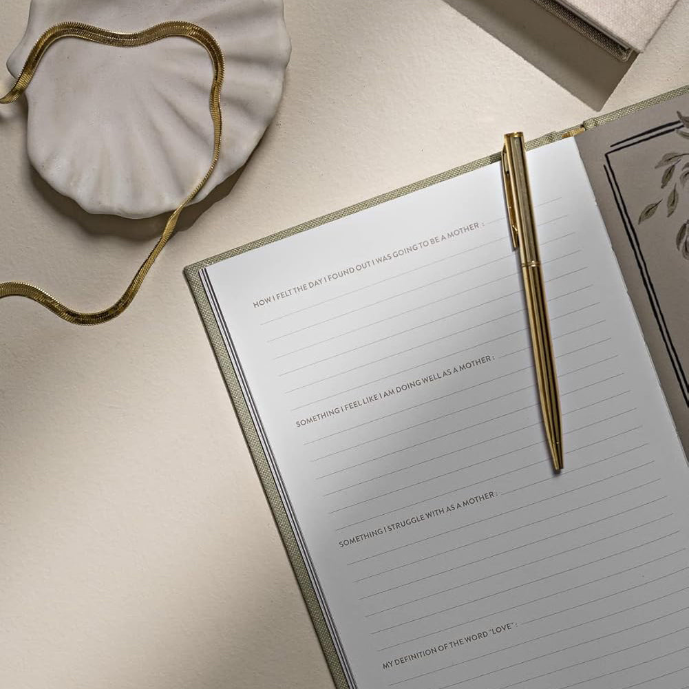 Mom's Story: A Memory and Keepsake Journal for My Family