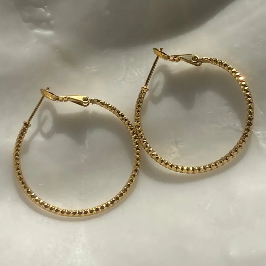 Diamond-Cut Hoop Earrings – Gold Filled