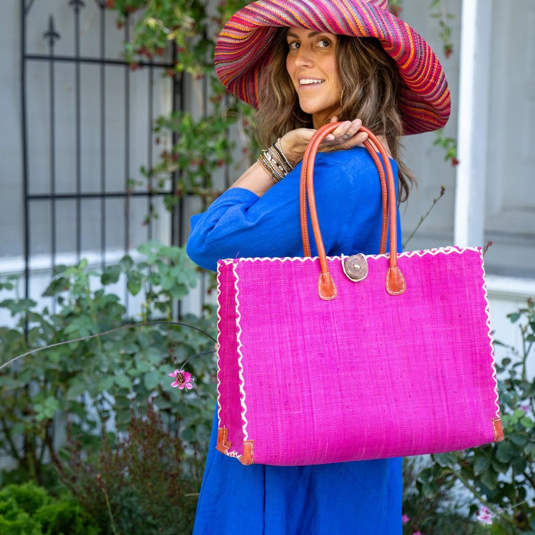 Medium Zafran Solid Color Straw Beach Bag - Fuchsia