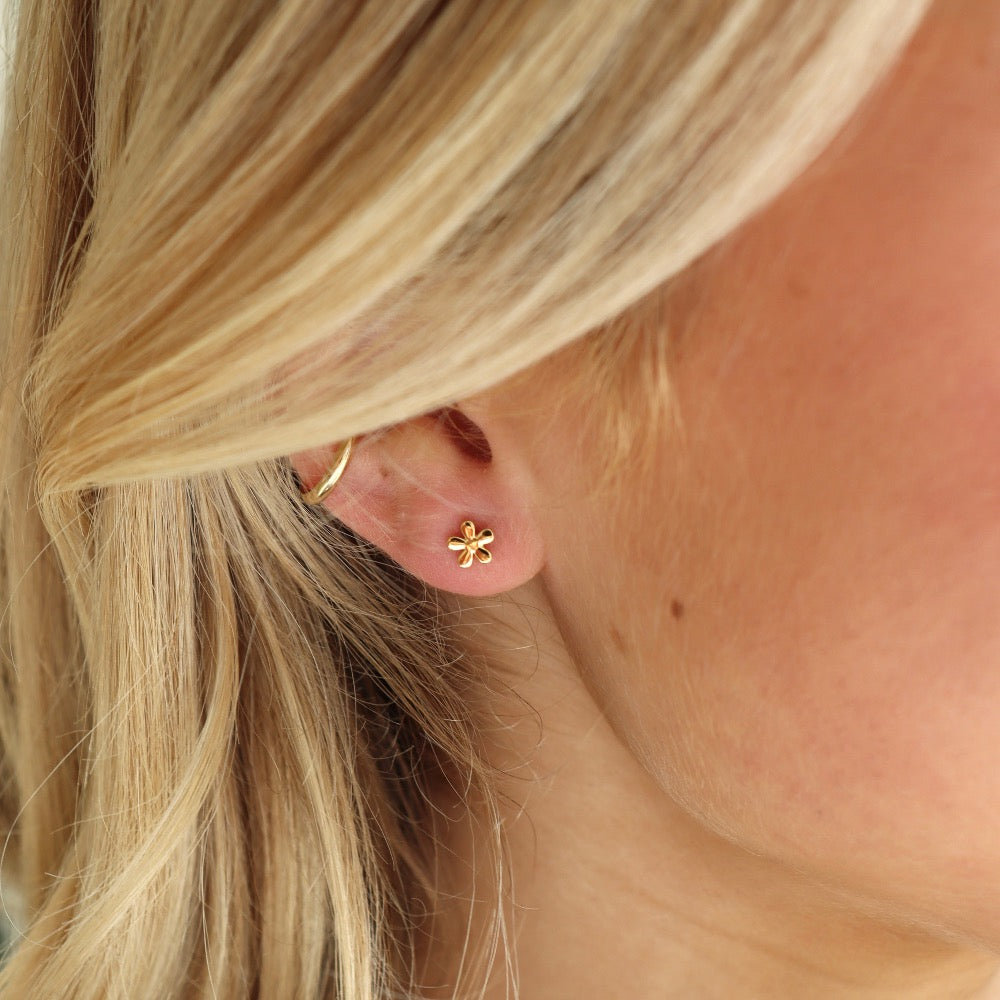 Daisy Stud Earrings - Gold Fill