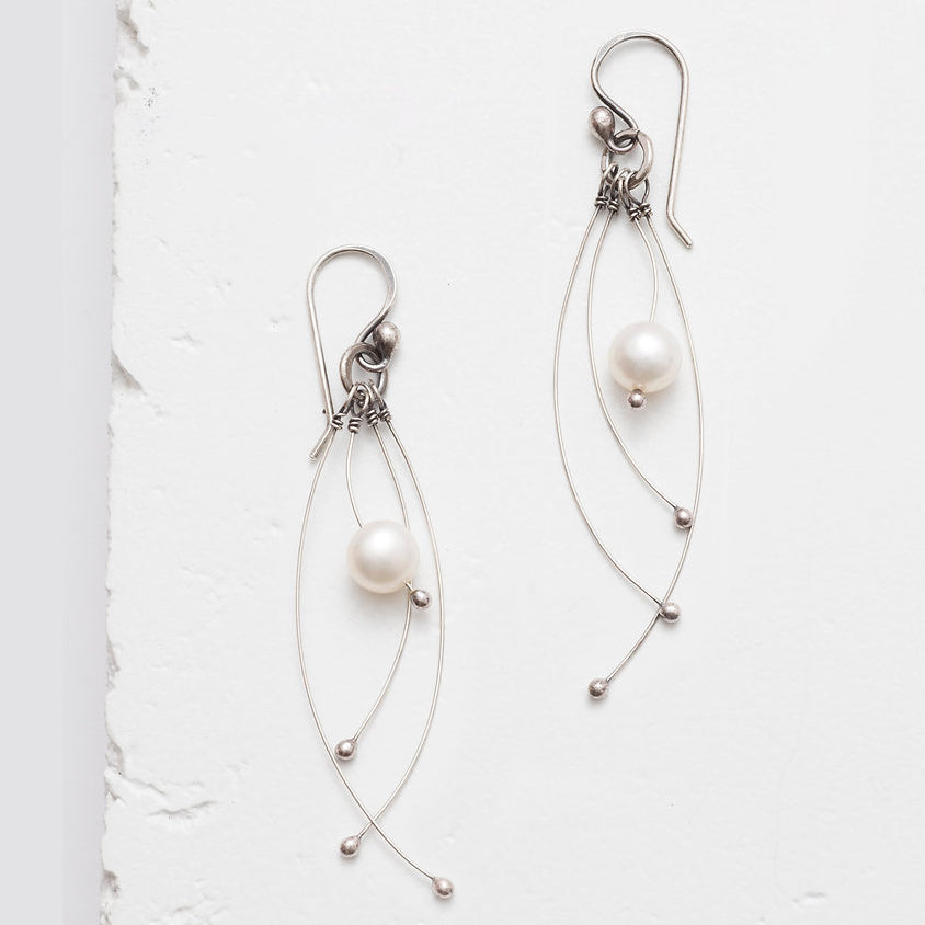 Sterling Silver ‘Tickle’ Earrings – Pearl