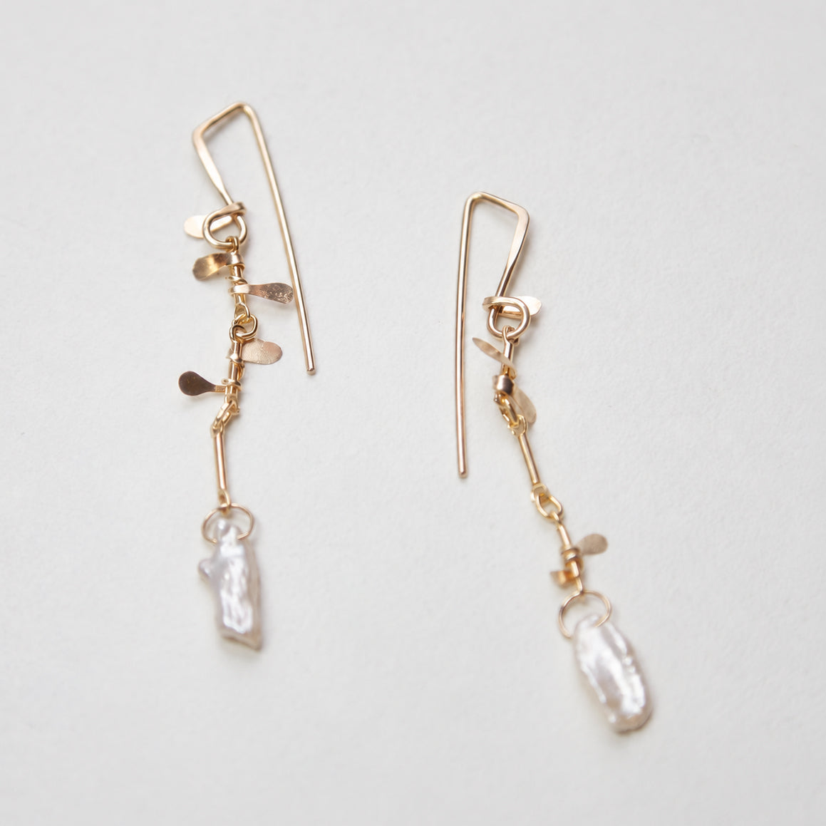 14k Gold Filled ‘Sweet Pea’ Earrings – Pearl