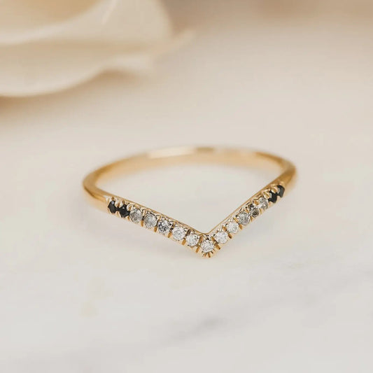 14k Yellow Gold + Diamond Ombre V-shaped Ring